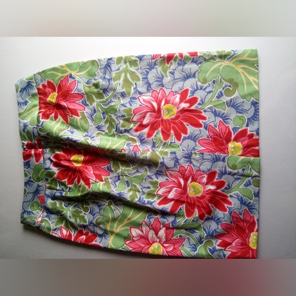 Talbots Dresses & Skirts - TALBOTS PETITE Floral Skirt with Red and Green Pattern SIZE 2 PETITE